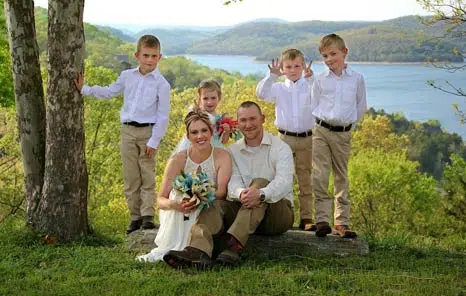 Family at a Beaver Lake Wedding